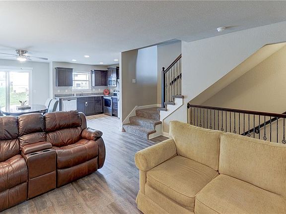 3rd image of 10524 Clubhouse Dr
