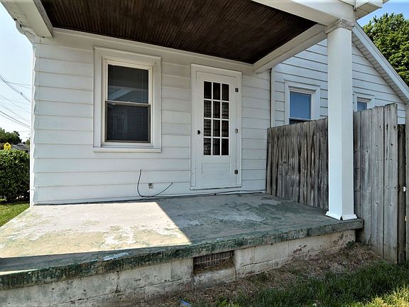 3rd image of 1308 N Weinbach Ave