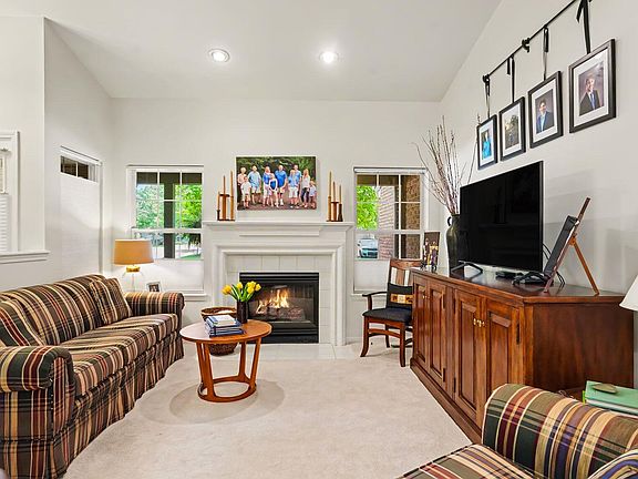 3rd image of 106 Village Place Dr