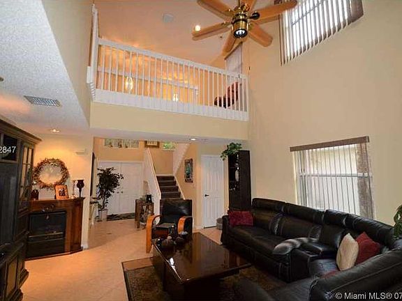 5th image of 9830 Fairway Cove Ln