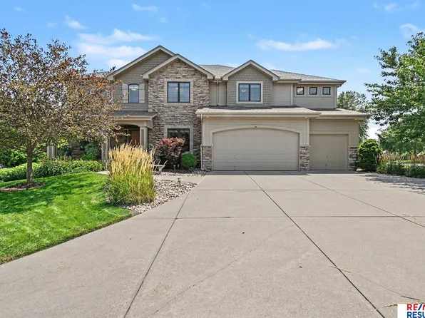 1207 S 195th St, Omaha, NE 68130