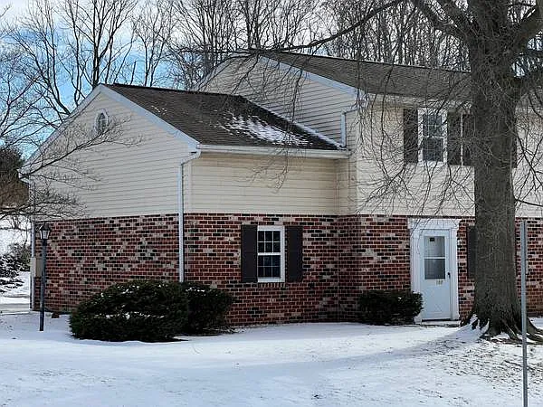 100-108 Boxwood Road — Photo 4