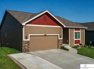 8825 N 160th St, Bennington, NE 68007