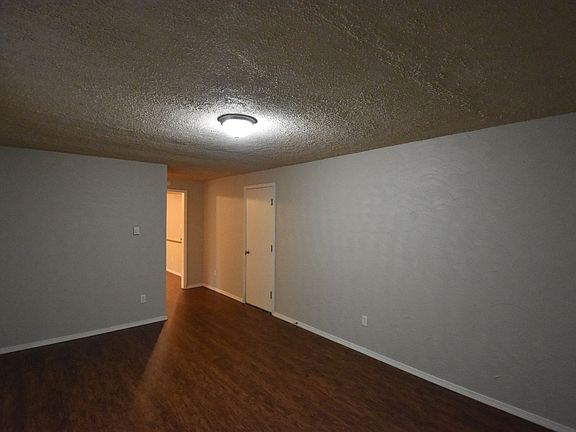 5th image of 16413 10th Ave E