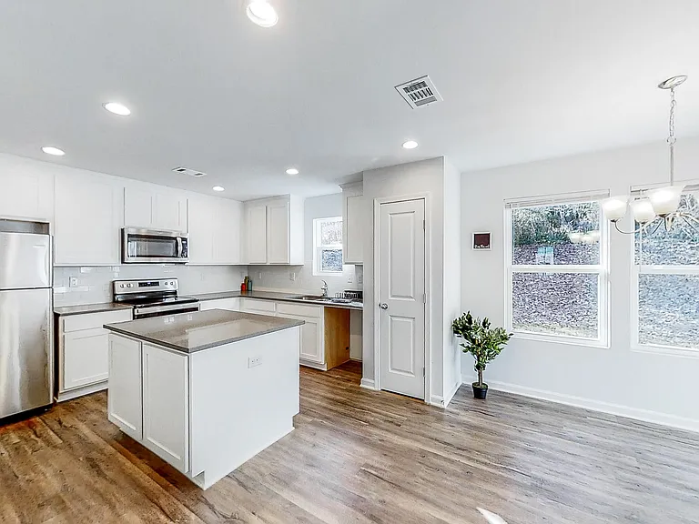 Lotus Ave NW — Photo 6