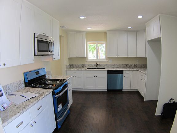 4th image of 228 Coralwood Dr