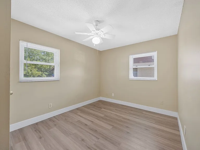 5840 Langston Dr — Photo 21