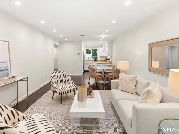 32 Rowayton Woods Drive #32, Norwalk, CT 06854