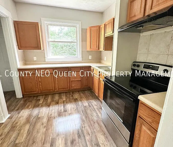 220 Cambridge Ave — Photo 10