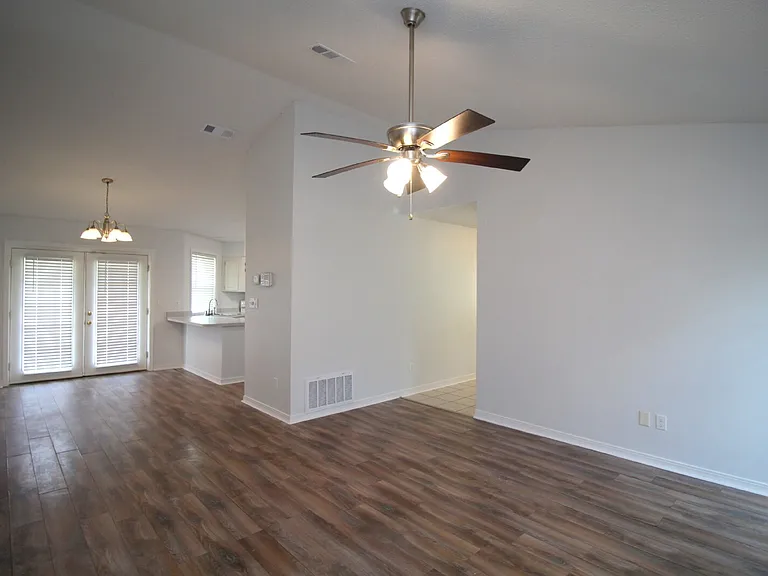 7679 Old Hickory Dr — Photo 5