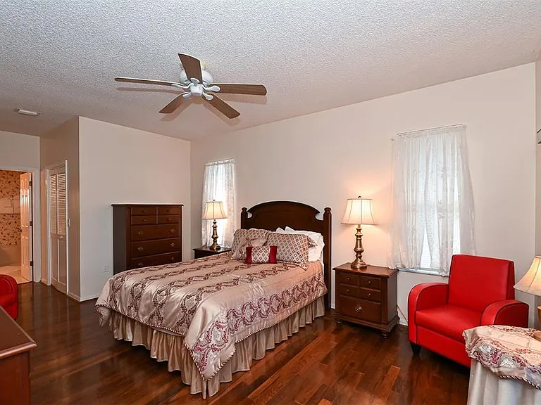 3866 Surrey Ct — Photo 25