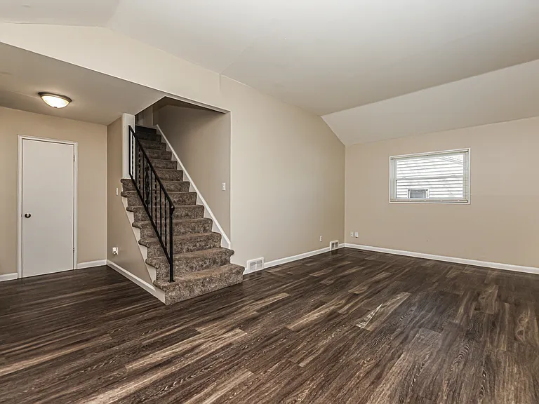 2205 Hazel Ave — Photo 4