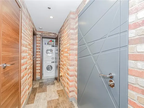 4766 Bedford Avenue image 10 of 29