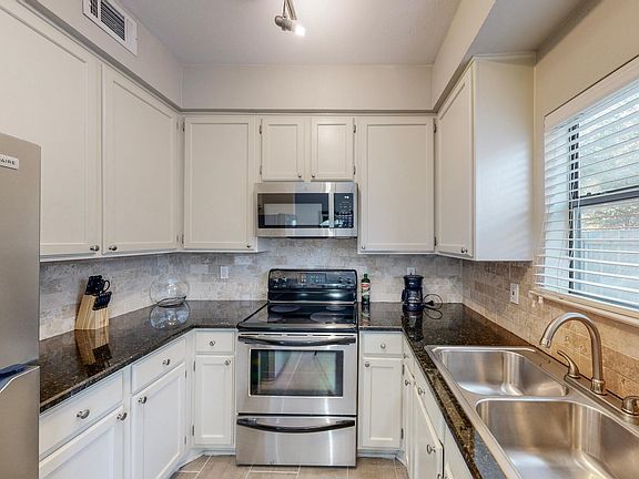 4th image of 4402 Holland Ave APT 101
