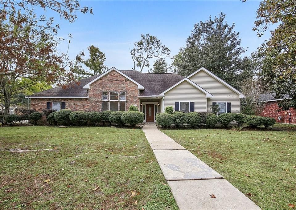 1st image of 3010 Pine Pl