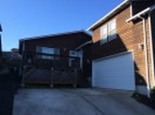 2895 Hazel Ave, Hood River, OR 97031