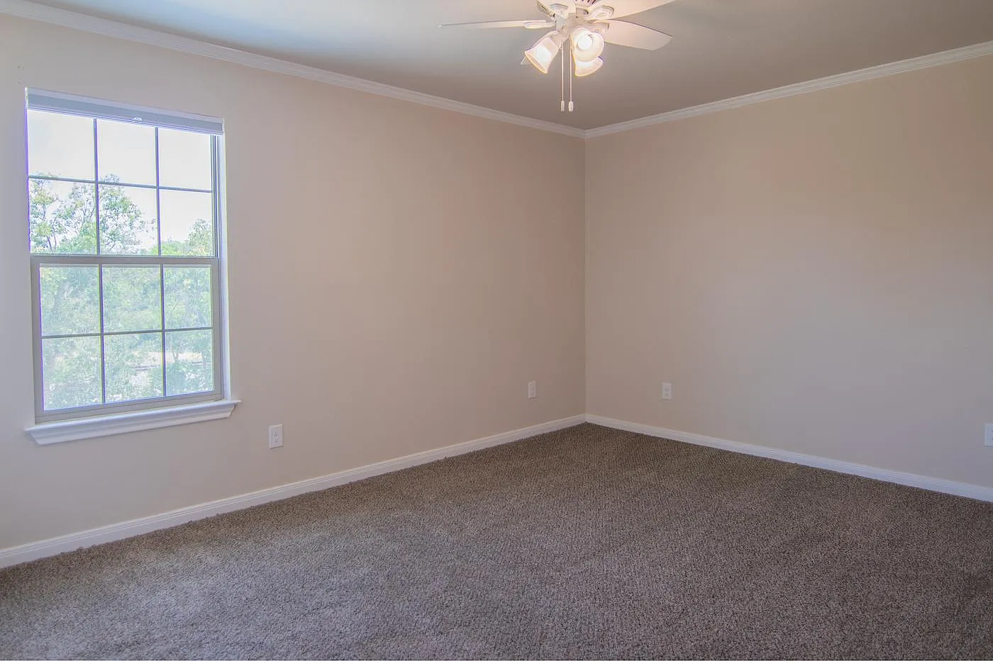 Creekside Apartments — Photo 4