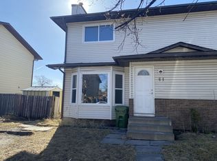 61 Castleglen Rd NE, Calgary, AB T3J1P2