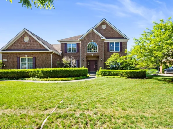 49255 Braeburn Ln, Novi, MI 48374