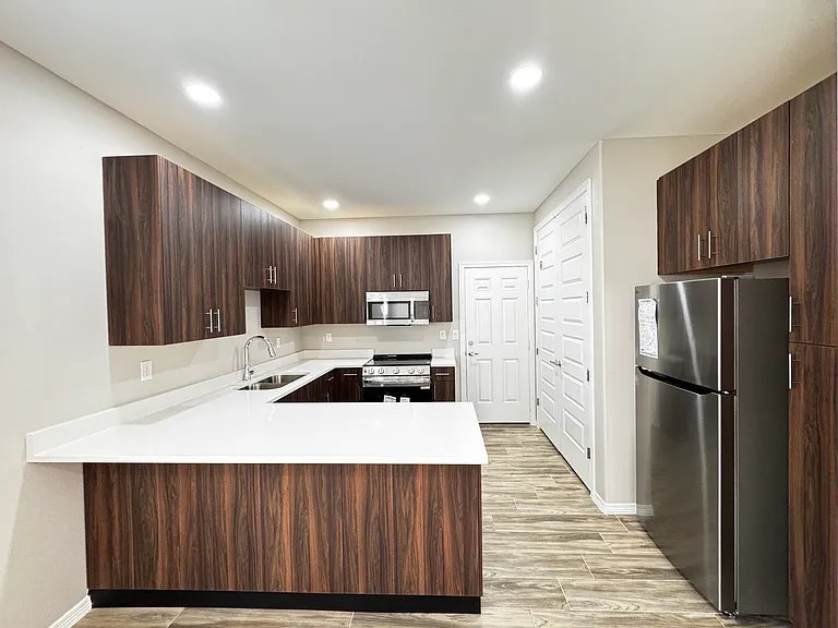 4209 Walnut Ave #4 — Photo 2