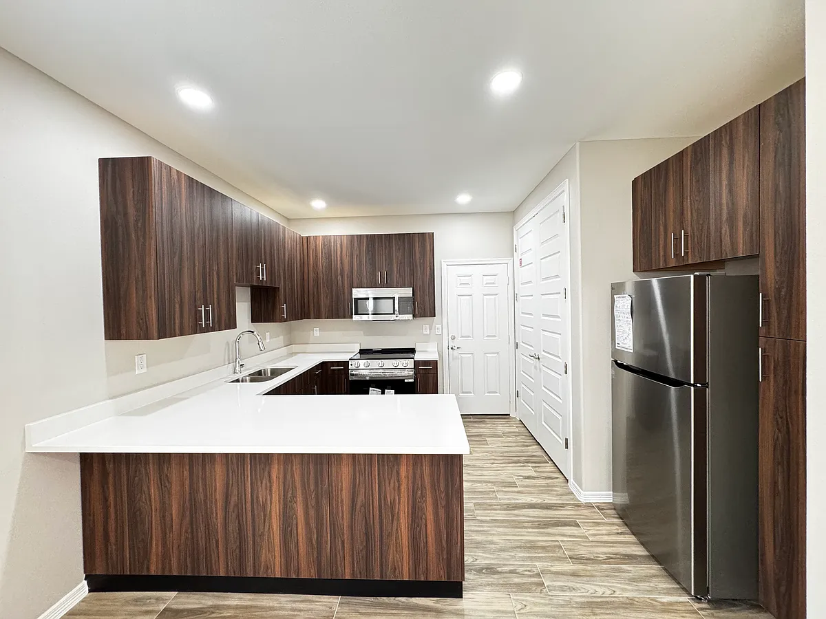 Building Photo - 4209 Walnut Ave #4