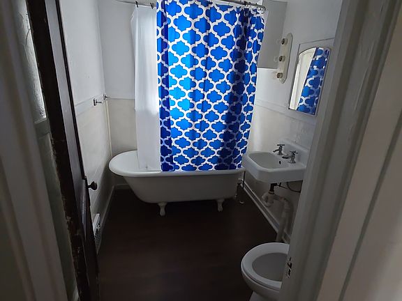 4th image of 235 N Foster Ave #1