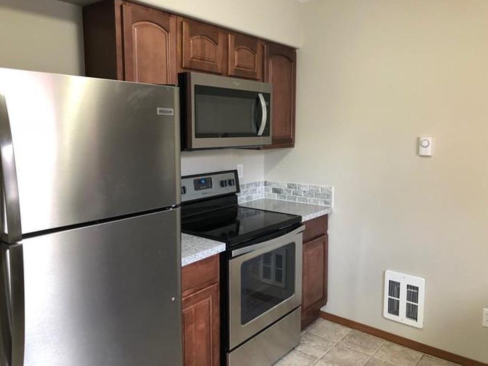 Kitchen all stainless steel!