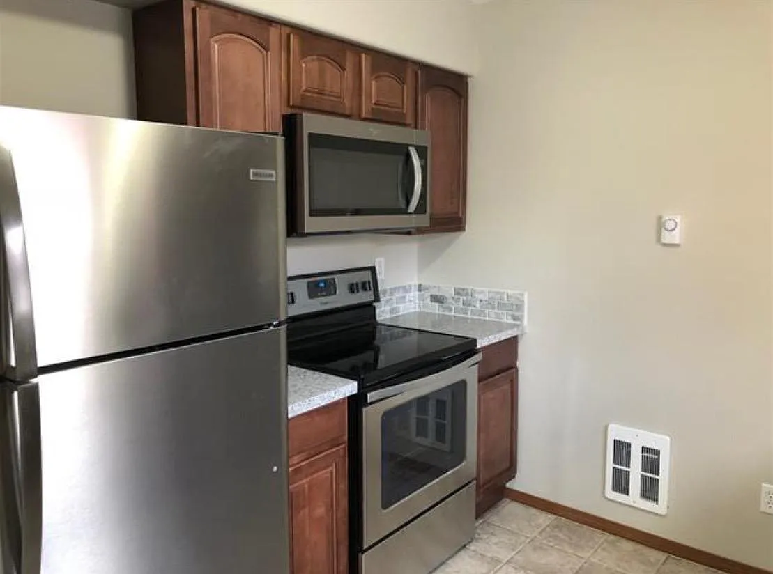Kitchen all stainless steel! - 722 S Helena St