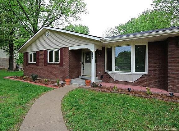 2nd image of 1716 Melissa Ln