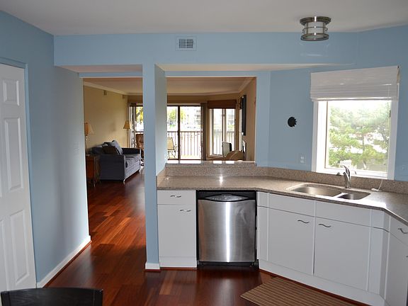 3rd image of 7046 Harbour Village Ct APT 101