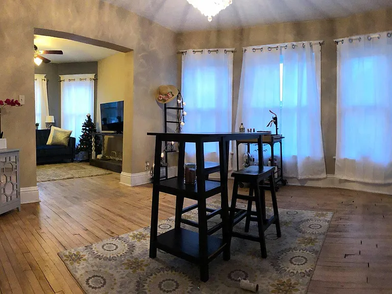 2119 E Bradford Ave — Photo 4