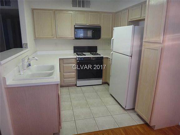 2nd image of 3104 Tarpon Dr Unit 103