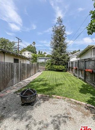 4th image of 1431 N Alvarado St