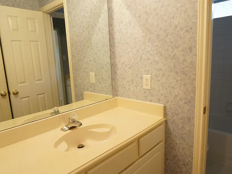 2114 Madewood Dr — Photo 24