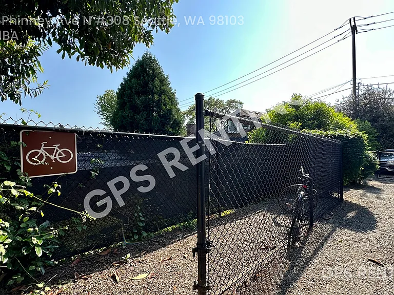 3661 Phinney Ave N #308 — Photo 3