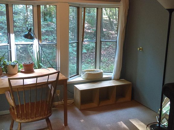 Desk nook