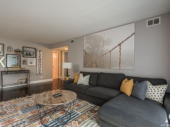 4th image of 11021 S Theresa Cir APT 1C