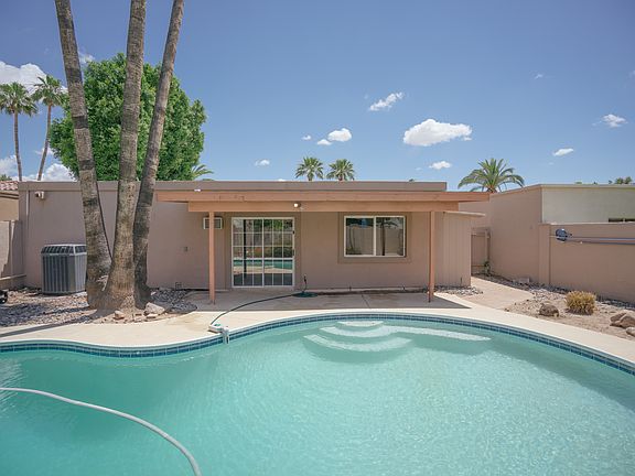 2nd image of 244 Laguna Dr W