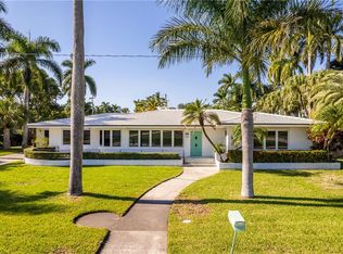 903 N Northlake Dr, Hollywood, FL 33019