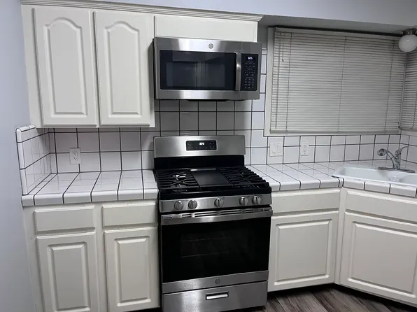 4747 W Iris Ave, Visalia, CA 93277