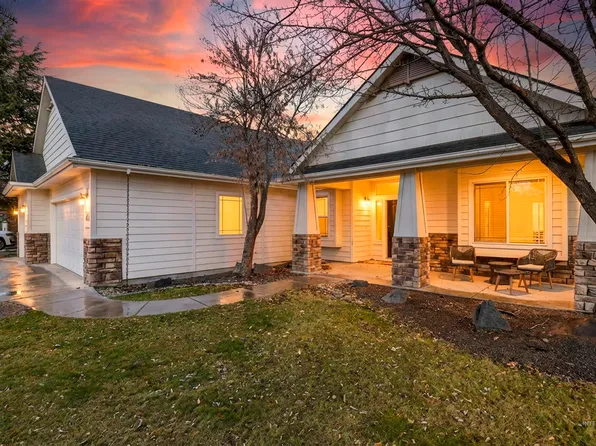 710 W Cedar Pointe Way, Nampa, ID 83686