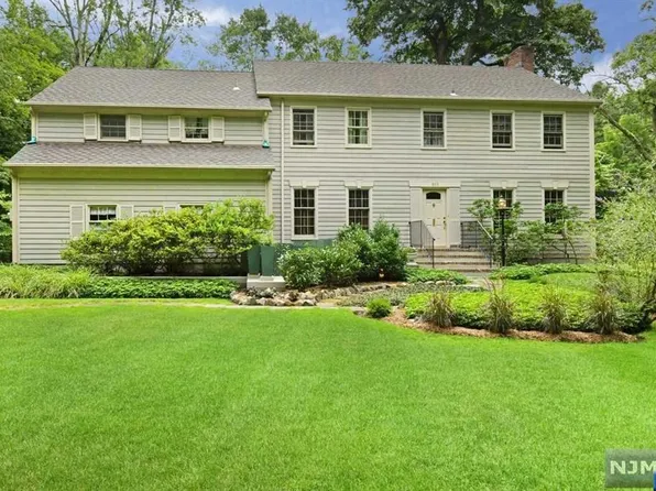 800 E Saddle River Rd, Ho Ho Kus, NJ 07423