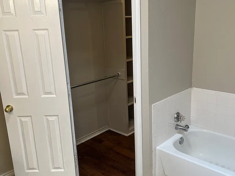 410 Justice Ave — Photo 16