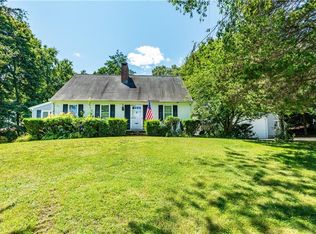 90 Moswansicut Lake Dr, Scituate, RI 02857