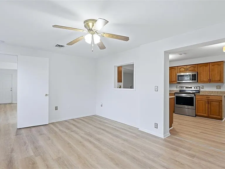 1329 Nantucket Rd — Photo 11
