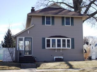 1557 40th St, Rock Island, IL 61201