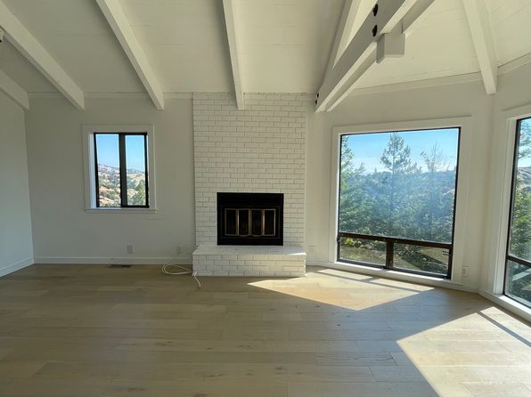 111 Woodside Dr