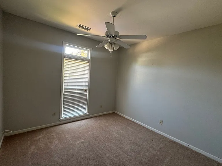 1450 Crenshaw Pl S — Photo 7