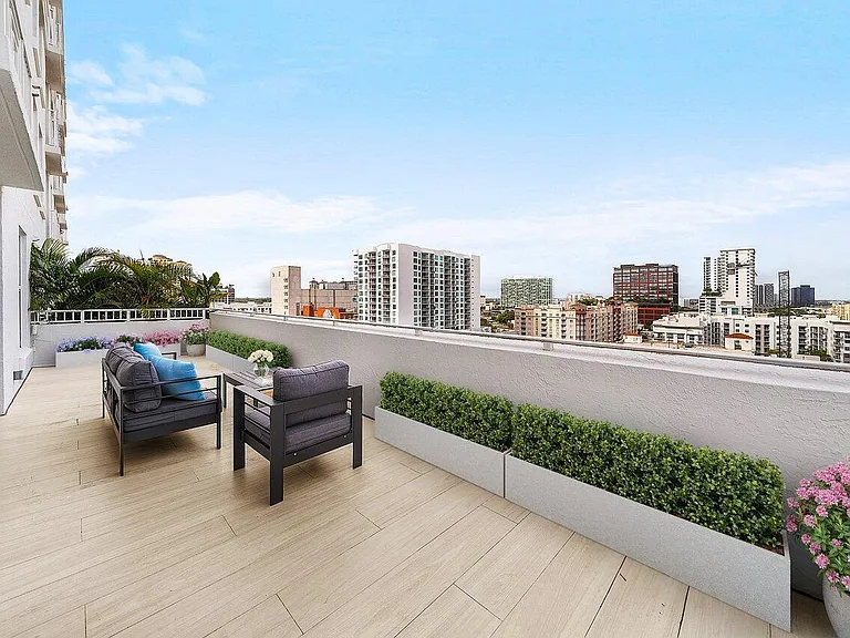 255 Evernia St #1115 — Photo 21