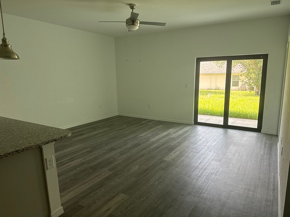2nd image of 5047 Locke Ln